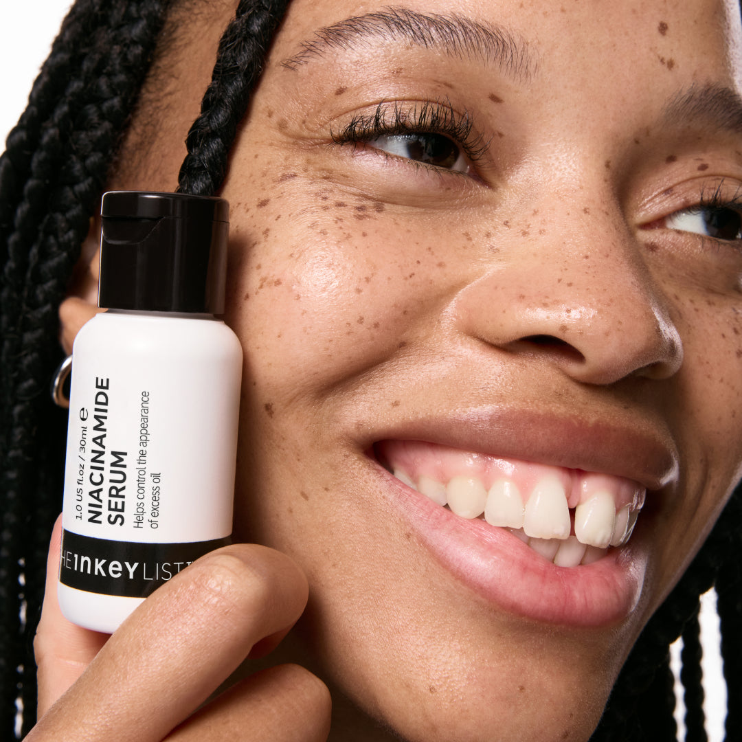 10-niacinamide-serum-n7 Model01_d6be0920-41bd-4df2-8281-5a1face2e177.jpg