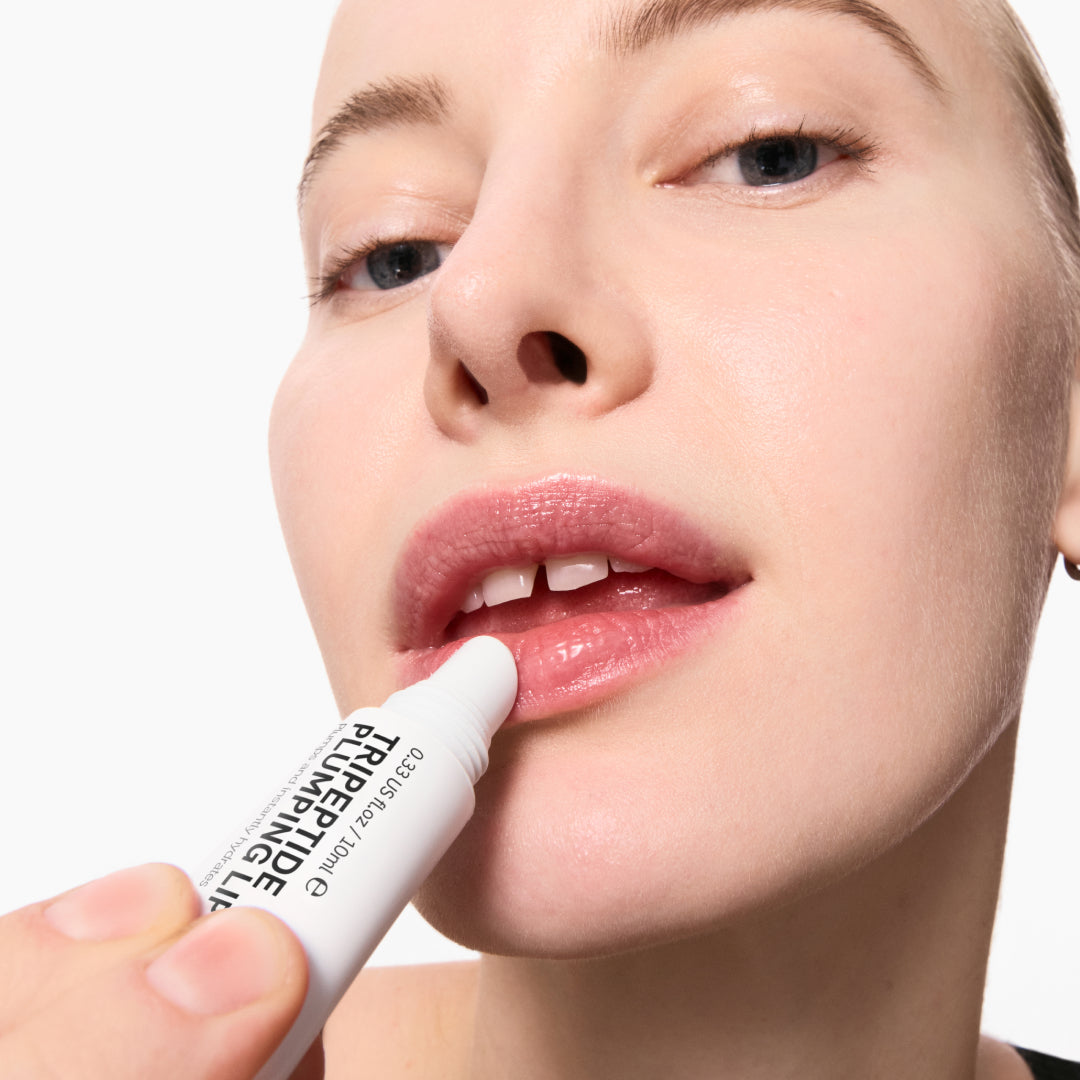 tripeptide-plumping-lip-balm-f3 Model01_270e8b98-a2ed-4742-b111-d25555f44100.jpg