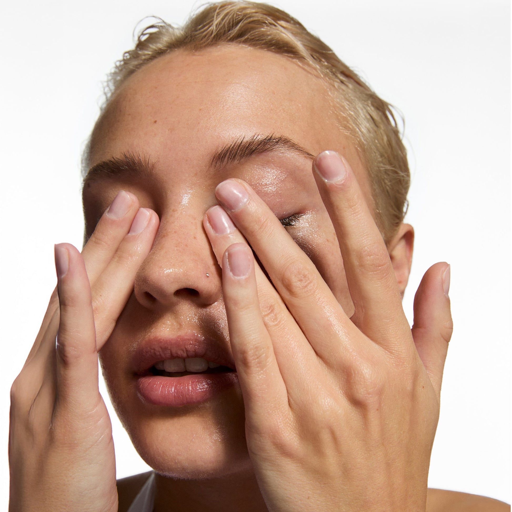 the-bestselling-intro-to-great-skin-f3 MysteryBundle_Model_2000x2000_8c068f88-8954-45a2-bafe-e122a0319042.jpg