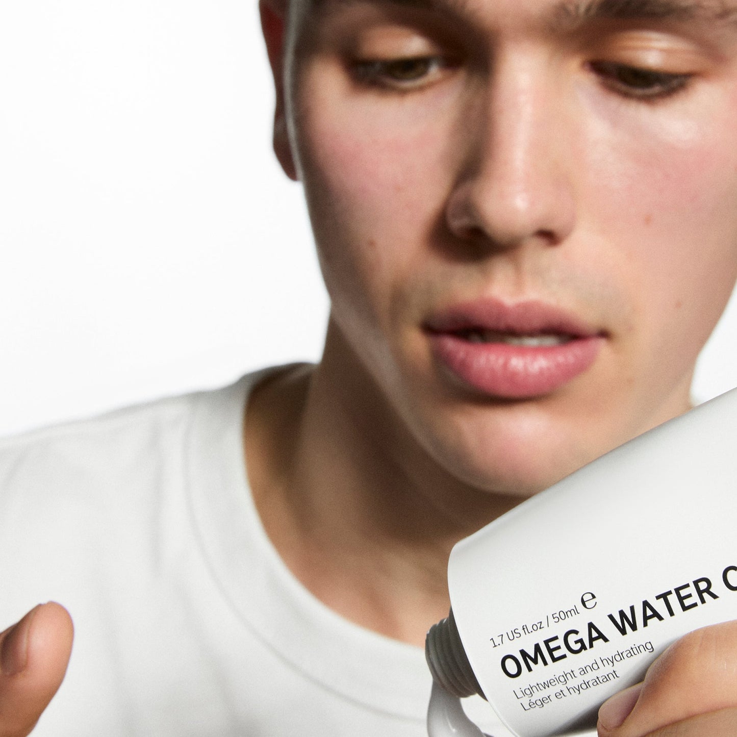 supersize-omega-water-cream-100ml-l6 Omega100_Model_2000x2000_62065fcd-8c1b-4831-aefc-6f05325600fd.jpg