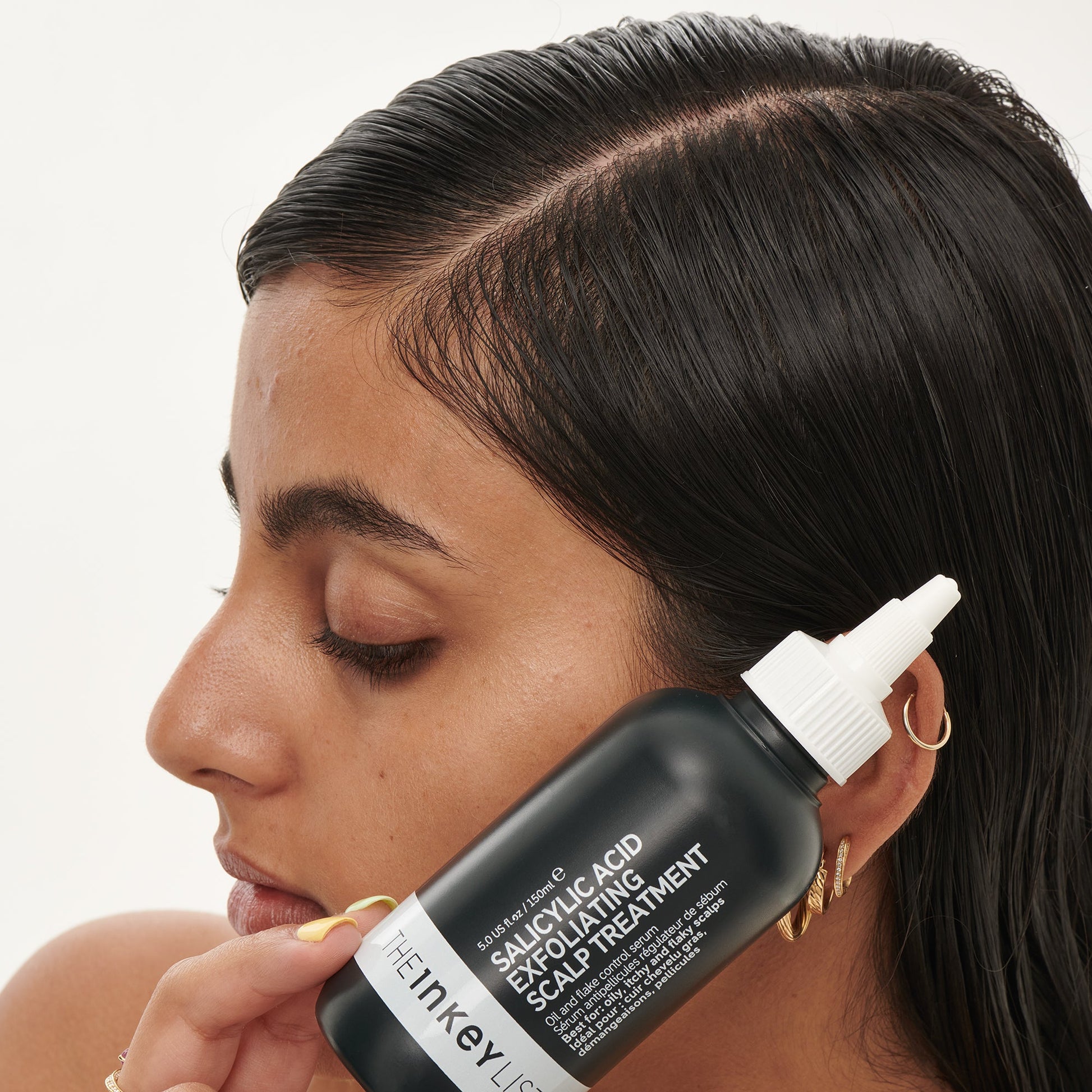 clean-and-healthy-scalp-duo-e2 SallyHAIR_ModelLifestyle_2e55b949-fa6c-43b1-8dc6-497be78c74bb.jpg