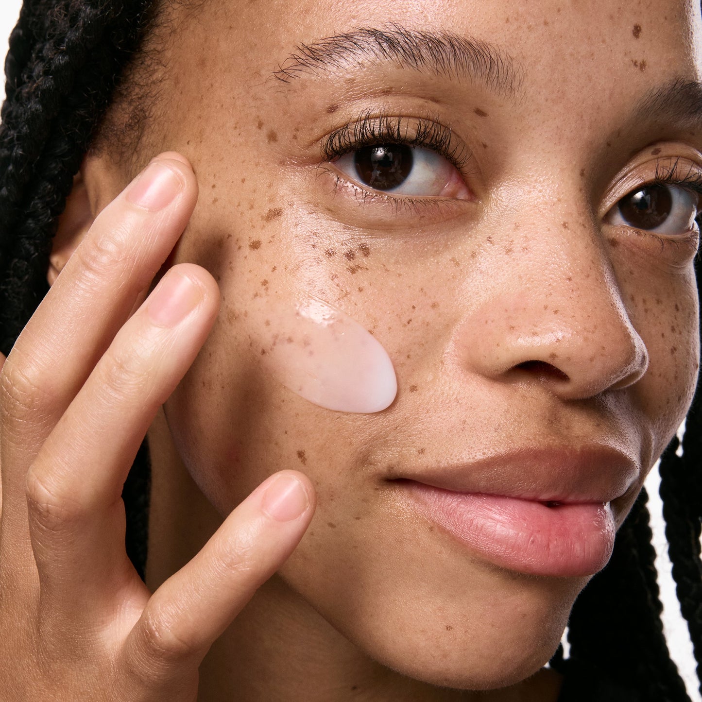 vitamin-b-c-and-e-moisturizer-f4 VitBC_E_ModelGoopMacro_2000x2000_bc64d363-139d-4699-88a9-2e0b1942763a.jpg